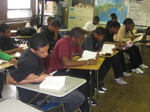 Gehringstudentsreading2 Gehring students reading A People's History of the United States.