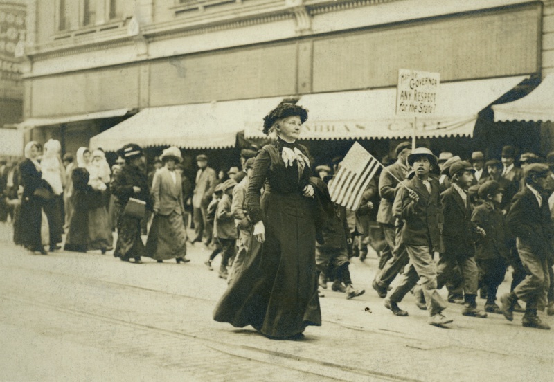 Mother Jones, c. 1910, marching in Trinidad, Colo., Photo courtesy of The Newberry Library, Chicago. Call # MMS Kerr Archives.